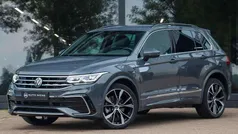 Grijs, metallic lak Gebruikt 2022 VW Tiguan R-line SUV | € 35.900 (Eerlijke prijs)