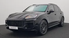 Gebruikt 2025 Porsche Cayenne Turbo E-Hybrid SUV | € 263.597 (Duur)
