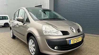 Beige (metallic) Occasion 2008 Renault Grand Modus Expression MPV | € 2.999 (Goede deal)