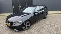 Zwart Gebruikt 2022 BMW 320 M Sport Stationwagen | € 35.850 (Eerlijke prijs)