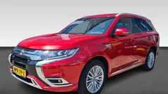 Rood Gebruikt 2019 Mitsubishi Outlander P-HEV Instyle SUV | € 24.430 (Eerlijke prijs)