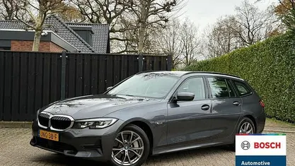 Grijs Occasion 2022 BMW 330 Comfort Edition Stationwagen | € 24.890 (Super prijs)