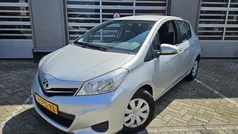 Grijs Gebruikt 2013 Toyota Yaris Hatchback | € 8.999 (Eerlijke prijs)