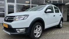 Gebruikt 2015 Dacia Sandero Lauréate Hatchback | € 9.950 (Eerlijke prijs)