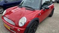 Rood, metallic lak Gebruikt 2006 Mini ONE Seven Hatchback | € 2.995 (Eerlijke prijs)