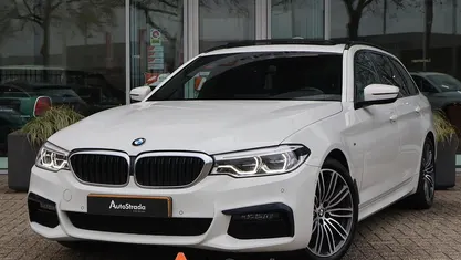 Wit Gebruikt 2021 BMW 520 M Sport Stationwagen | € 30.900 (Eerlijke prijs)