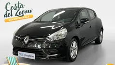 Zwart Gebruikt 2017 Renault Clio IV Zen Hatchback | € 8.435 (Eerlijke prijs)