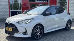 Grijs Gebruikt 2022 Toyota Yaris Hybrid Sport Hatchback | € 24.890 (Eerlijke prijs)