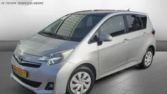 Grijs Gebruikt 2012 Toyota Verso-S MPV | € 10.900 (Eerlijke prijs)