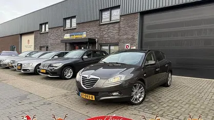 Grijs Gebruikt 2013 Lancia Delta Platinum Hatchback | € 5.450 (Super prijs)