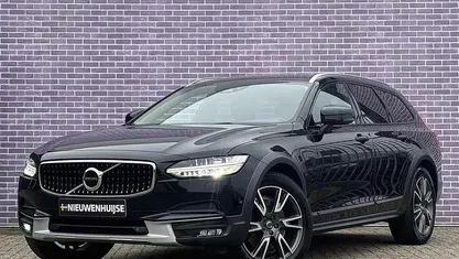 Zwart Occasion 2017 Volvo V90 CC Pro Stationwagen | € 27.894 (Eerlijke prijs)