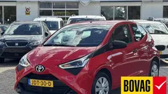 Rood Gebruikt 2019 Toyota Aygo Hatchback | € 10.999 (Eerlijke prijs)