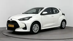 Wit Gebruikt 2022 Toyota Yaris Hybrid Comfort Hatchback | € 20.945 (Eerlijke prijs)