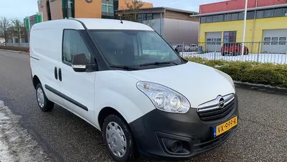 Occasion Opel Combo Edition 90 PK (66 kW) 2016 Sedan