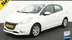 Wit Gebruikt 2013 Peugeot 208 Envy Hatchback | € 3.450 (Super prijs)