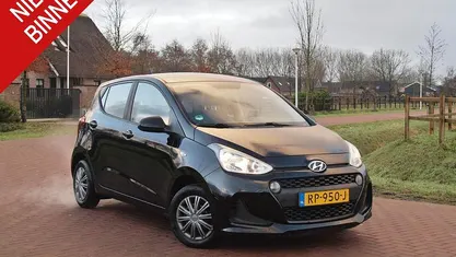 Zwart Occasion 2018 Hyundai i10 Comfort Hatchback | € 9.490 (Eerlijke prijs)