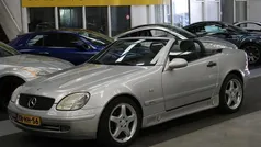 Grijs, metallic lak Gebruikt 1998 Mercedes SLK200 Cabriolet | € 3.444 (Super prijs)