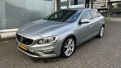 Grijs Gebruikt 2013 Volvo S60 R-Design Sedan | € 10.850 (Eerlijke prijs)