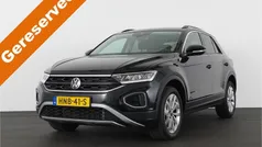 Zwart Gebruikt 2023 VW T-Roc Business SUV | € 26.645 (Eerlijke prijs)