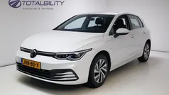 Wit Gebruikt 2023 VW Golf VIII Hatchback | € 26.900 (Eerlijke prijs)