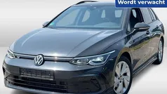 Gebruikt 2022 VW Golf VIII R-line Stationwagen | € 32.950 (Eerlijke prijs)