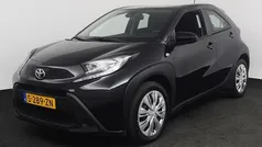 Gebruikt 2023 Toyota Aygo Play Hatchback | € 15.940 (Eerlijke prijs)