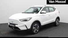 Wit Gebruikt 2023 MG ZS Comfort Sedan | € 21.900 (Eerlijke prijs)