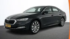Zwart Gebruikt 2021 Skoda Octavia Business Line Hatchback | € 18.890 (Eerlijke prijs)