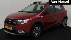 Rood Gebruikt 2019 Dacia Sandero Hatchback | € 10.940 (Eerlijke prijs)