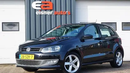Zwart (metallic) Occasion 2012 VW Polo Comfortline Hatchback | € 5.249 (Eerlijke prijs)