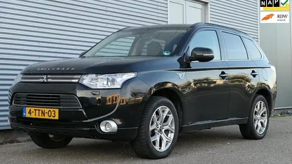 Occasion Mitsubishi Outlander P-HEV Edition 121 PK (88 kW) 2014 Zwart SUV
