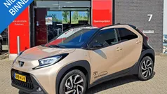 Bruin Nieuw 2025 Toyota Aygo Pulse Hatchback | € 25.685 (Eerlijke prijs)