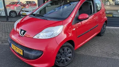 Occasion 2008 Peugeot 107 Hatchback | € 3.499 (Eerlijke prijs)