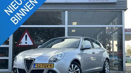 Grijs Gebruikt 2012 Alfa Romeo Giulietta Distinctive Hatchback | € 3.999 (Goede deal)