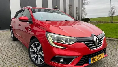 Occasion Renault Mégane GrandTour Bose Edition 101 PK (74 kW) 2017 Rood Stationwagen