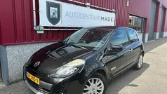 Zwart Gebruikt 2009 Renault Clio II Dynamique Hatchback | € 3.250 (Eerlijke prijs)