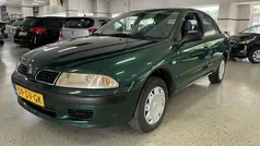 Groen, metallic lak Gebruikt 2000 Mitsubishi Carisma Sedan | € 2.750