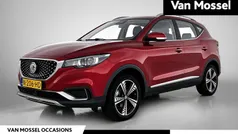 Rood Gebruikt 2021 MG ZS Luxury Sedan | € 15.900 (Goede deal)