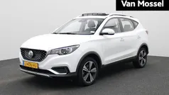 Wit Gebruikt 2020 MG ZS Luxury Sedan | € 14.845 (Eerlijke prijs)