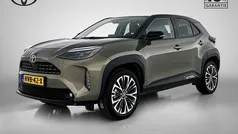 Bruin Gebruikt 2022 Toyota Yaris Cross Executive SUV | € 28.445 (Eerlijke prijs)