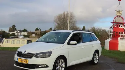 Wit Gebruikt 2016 Skoda Fabia Joy Stationwagen | € 8.750 (Eerlijke prijs)