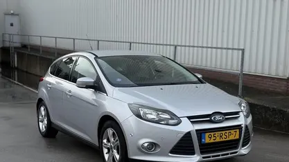 Occasion Ford Focus Trend 125 PK (91 kW) 2011 Grijs Hatchback