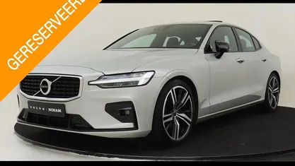 Grijs Gebruikt 2019 Volvo S60 R-Design Sedan | € 31.890 (Eerlijke prijs)