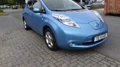 Blauw Gebruikt 2011 Nissan Leaf Base Hatchback | € 3.750 (Eerlijke prijs)