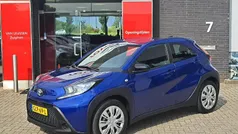 Blauw Gebruikt 2024 Toyota Aygo Play Hatchback | € 18.400 (Eerlijke prijs)