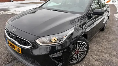 Zwart (metallic) Occasion 2021 Kia Ceed Sportswagon GT Stationwagen | € 17.440 (Eerlijke prijs)