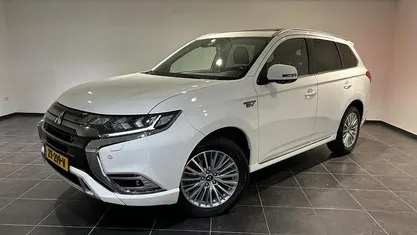 Occasion 2019 Mitsubishi Outlander P-HEV Instyle SUV | € 21.045 (Eerlijke prijs)