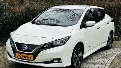 Pearl white m Gebruikt 2020 Nissan Leaf Tekna Hatchback | € 14.935 (Goede deal)