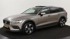 Gebruikt 2020 Volvo V60 CC Pro Stationwagen | € 31.900 (Goede deal)
