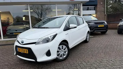 Occasion 2015 Toyota Yaris Hybrid Hatchback | € 8.900 (Eerlijke prijs)